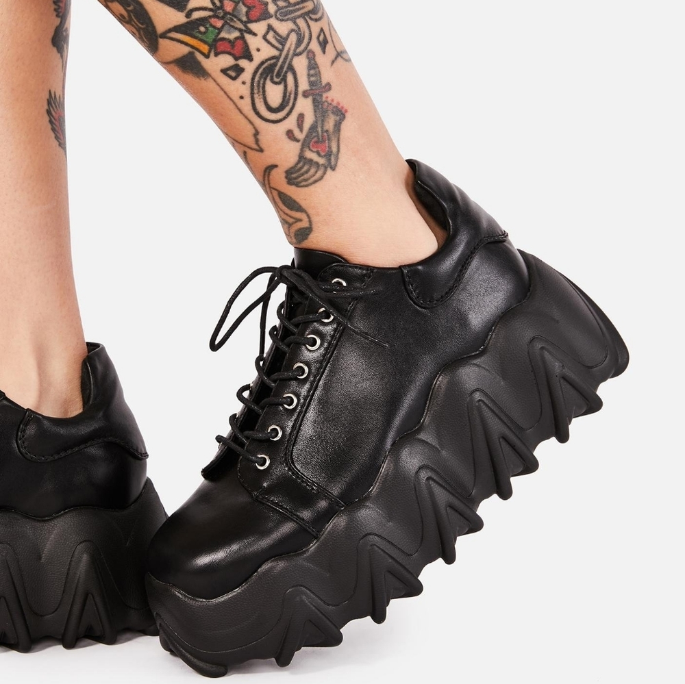 Black Wavy Platform Sneaker